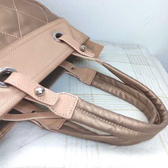 Authentic ✨️ CHANEL Leather Biarritz Paris Tote Bag Gold/ Cream - Picture 10 of 16